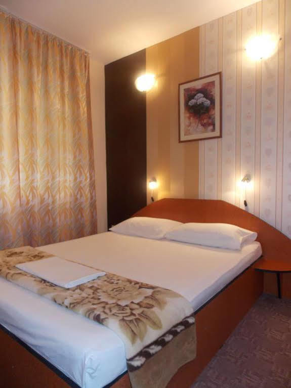 Hotel Holiday Эфорие Норд Экстерьер фото