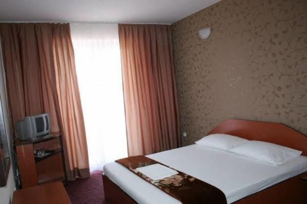 Hotel Holiday Эфорие Норд Экстерьер фото