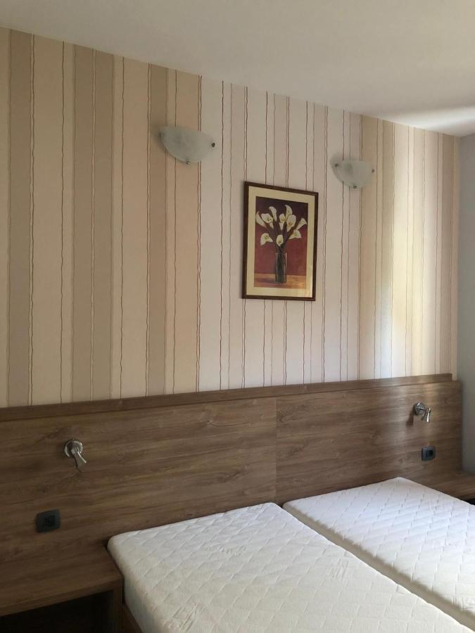 Hotel Holiday Эфорие Норд Экстерьер фото
